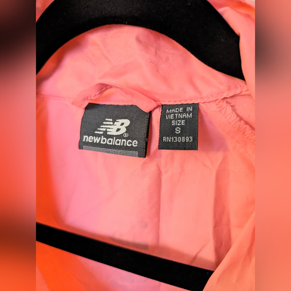 New Balance Windbreaker - Picture 4 of 6